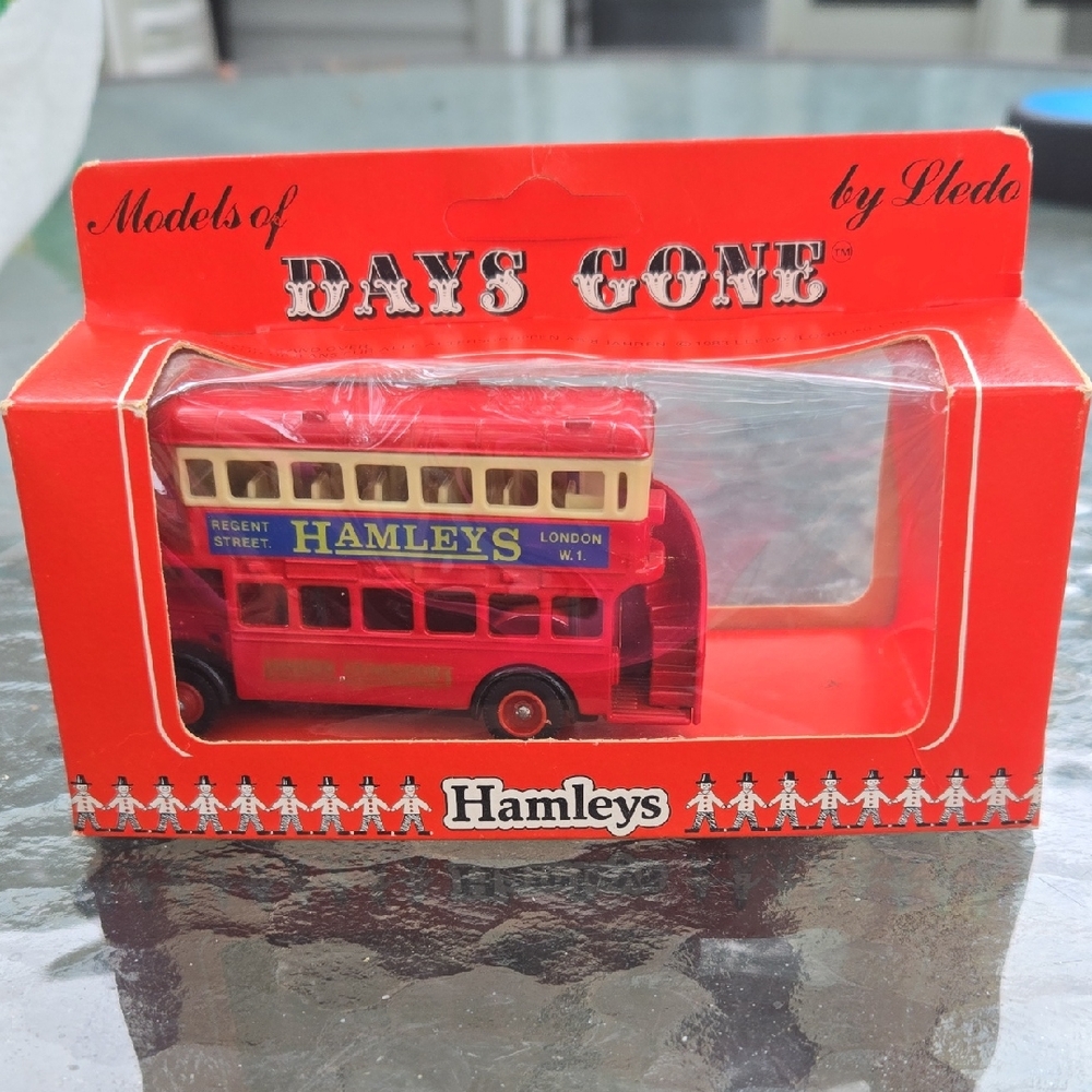 Days Gone Hamleys Red Double-Decker Bus Model London